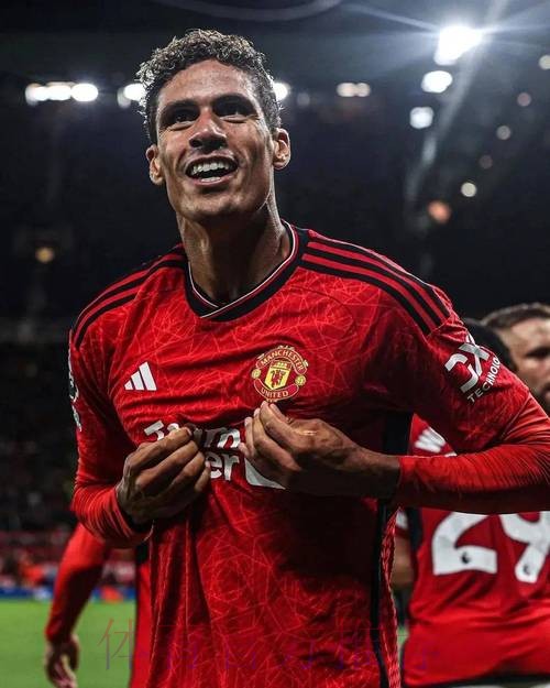 瓦拉内还未与曼联达协议 度假3周后再考虑未来 瓦拉内还未与曼联达协议 度假3周后再考虑未来